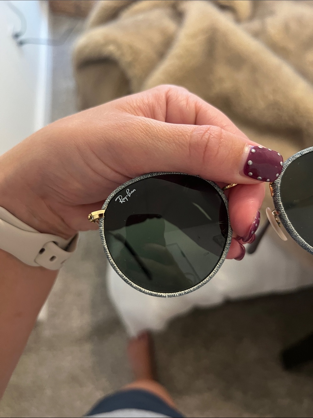 Ray-Ban Round Sunglasses - Picture 4 of 4